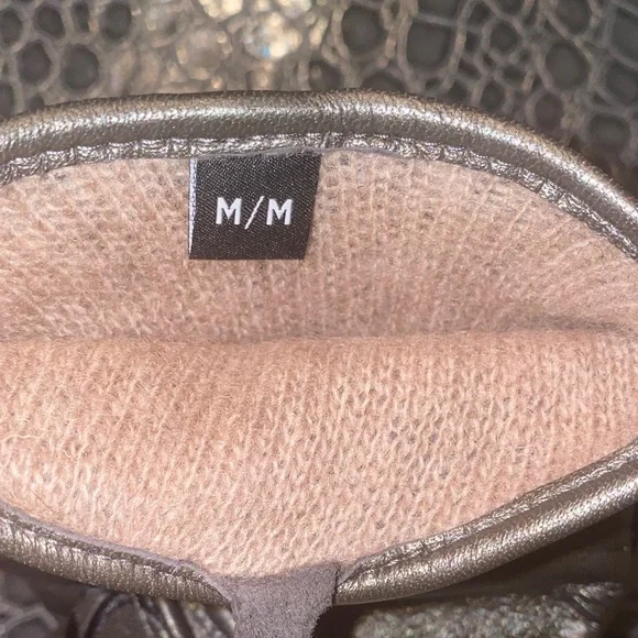 Echo Black Leather Gloves with Pattern